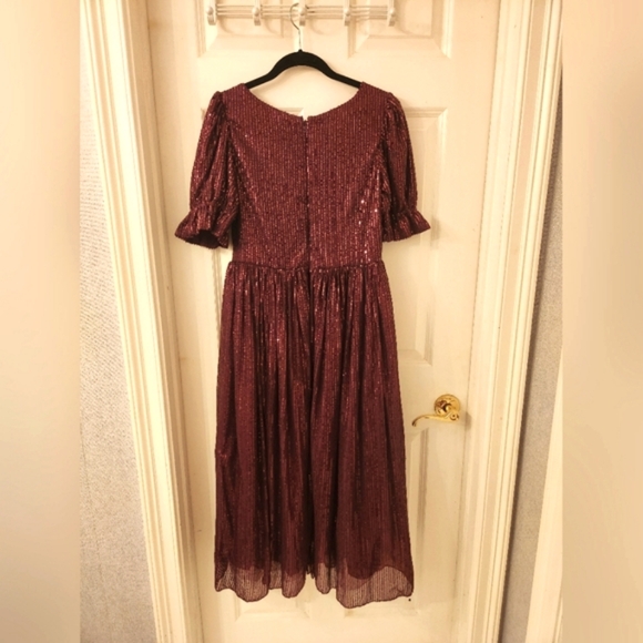 Ivy City Clara Plum Seqiun Dress NWT - Picture 5 of 7
